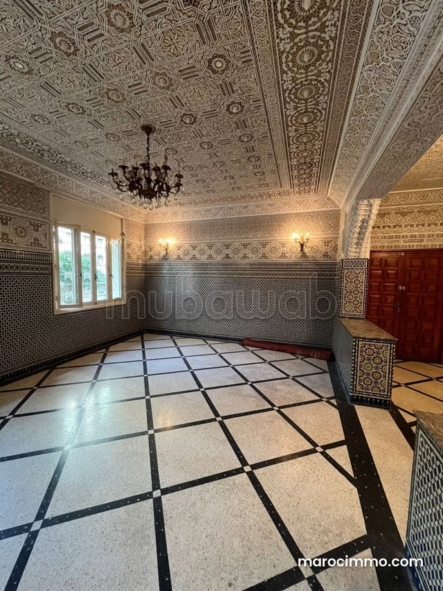 Vend appartement à Maârif. Surface totale 405 m². Cheminée et service de conciergerie — 4