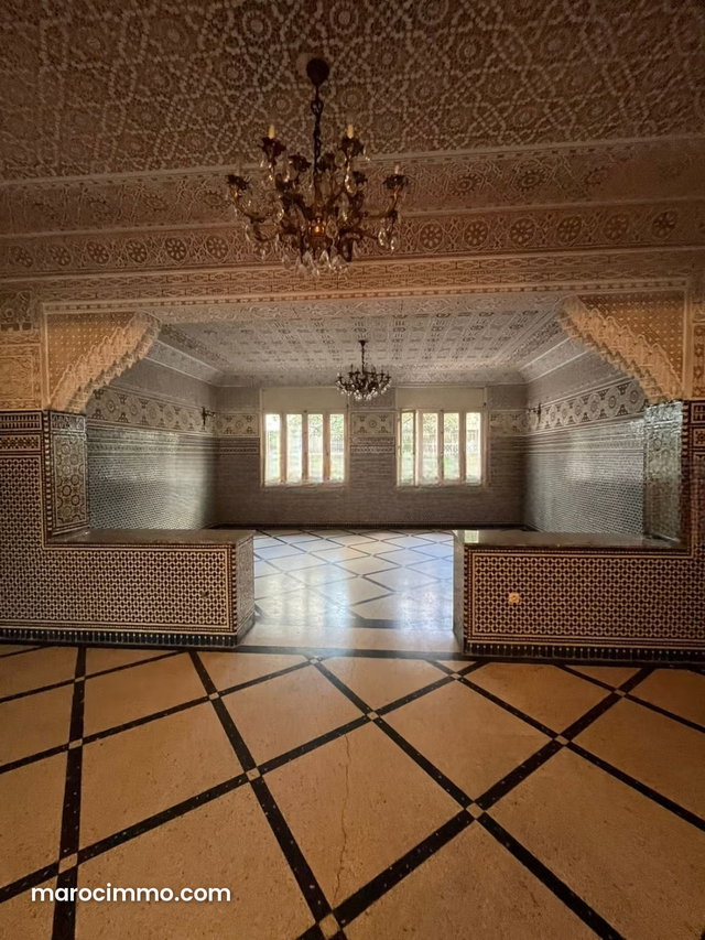 Vend appartement à Maârif. Surface totale 405 m². Cheminée et service de conciergerie — 3
