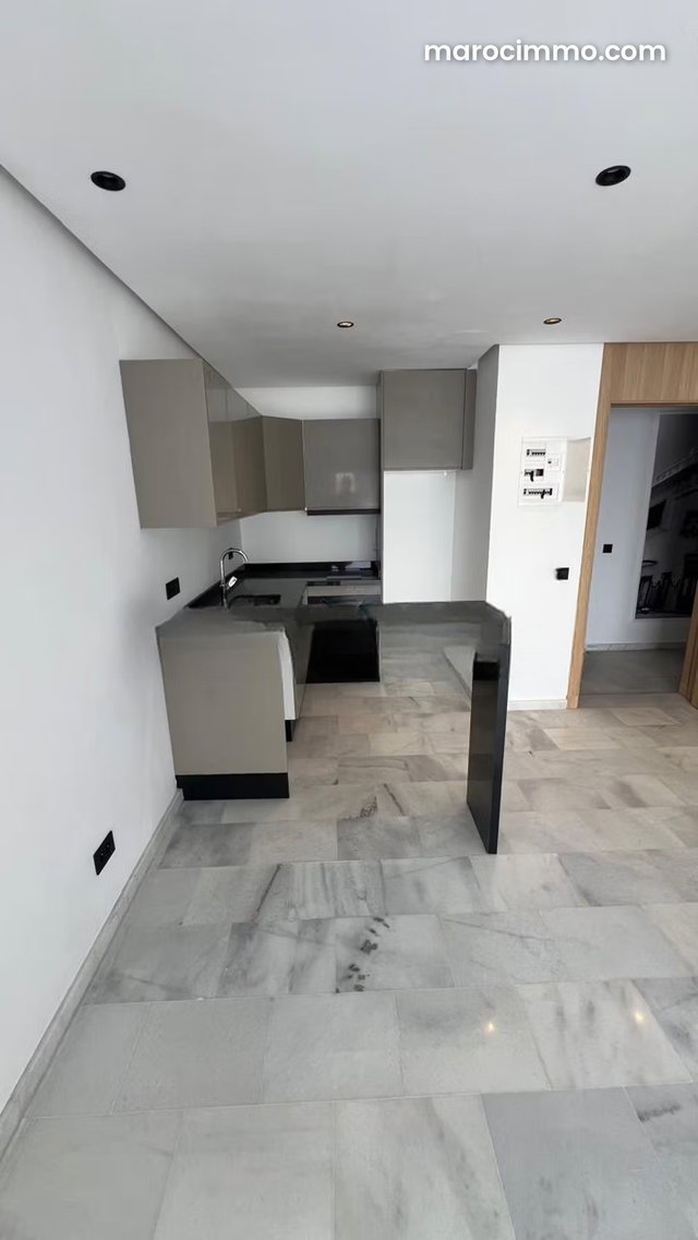 Studio Balcon for Rent - Princesses Location — 3