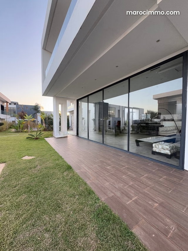 Location Villa moderne Vide — 2