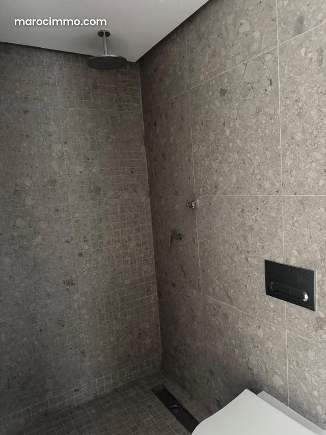 Etage élevé jamais habité 6ème — 5