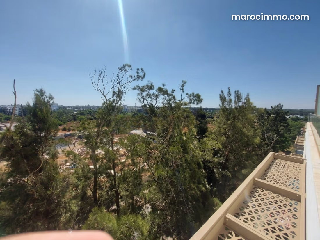 140 sqm apartment, 2 bedrooms, terrace, Souissi, Rabat — Rabat