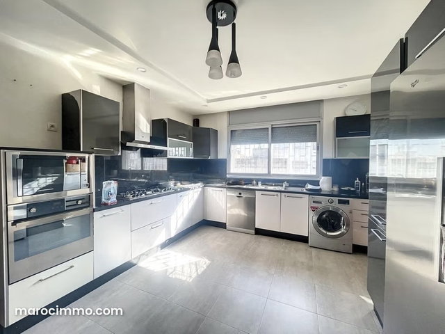 Bel appartement en location à Gauthier. 4 grandes pièces. Fenêtres avec double vitrage et porte blindée — 2