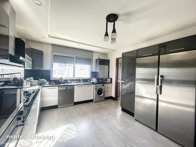 Bel appartement en location à Gauthier. 4 grandes pièces. Fenêtres avec double vitrage et porte blindée — 3