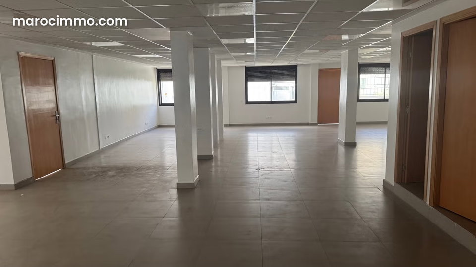 Bureaux à louer en plein Bd Massira Al Khadra Surface de 235 m². Ascenseur et terrasse