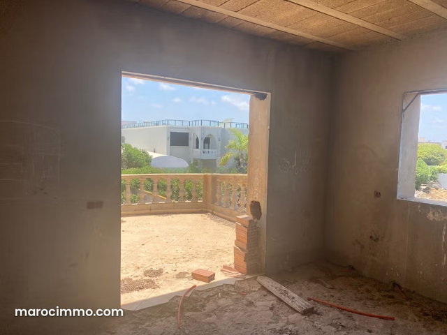 Luxurious Semi-Finished Villa for Sale in Dar Bouazza. 927 m². Beautiful Terrace and Garden — 2