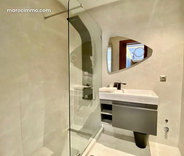 Appartement à louer à Riviera. Surface totale 153 m². Meublé — 5