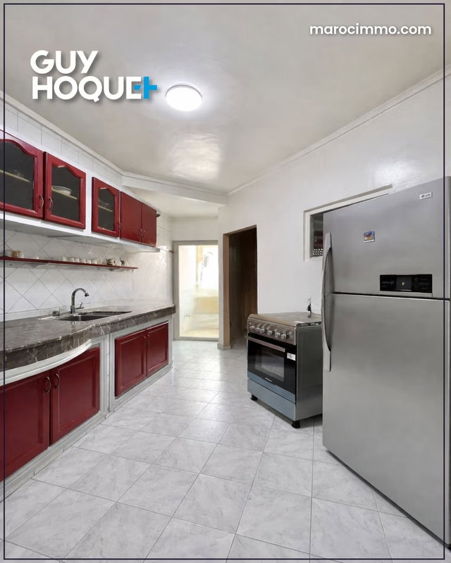 3-Bedroom Apartment in Hopitaux Neighborhood — 4