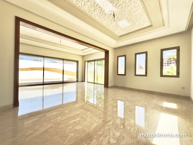 Exceptional new 4-bedroom villa with pool — 5