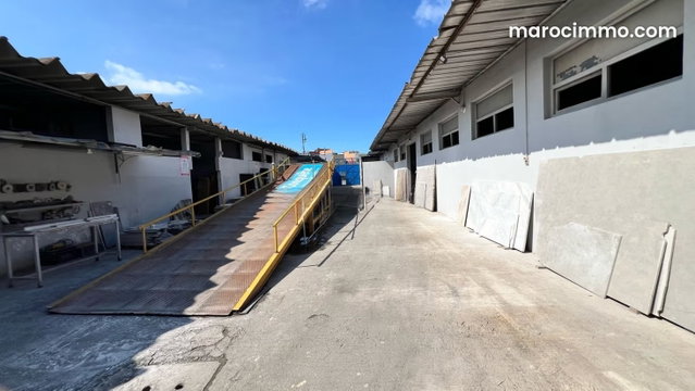 Vente terrain à Al Kamra. Surface totale 2536 m² — 2