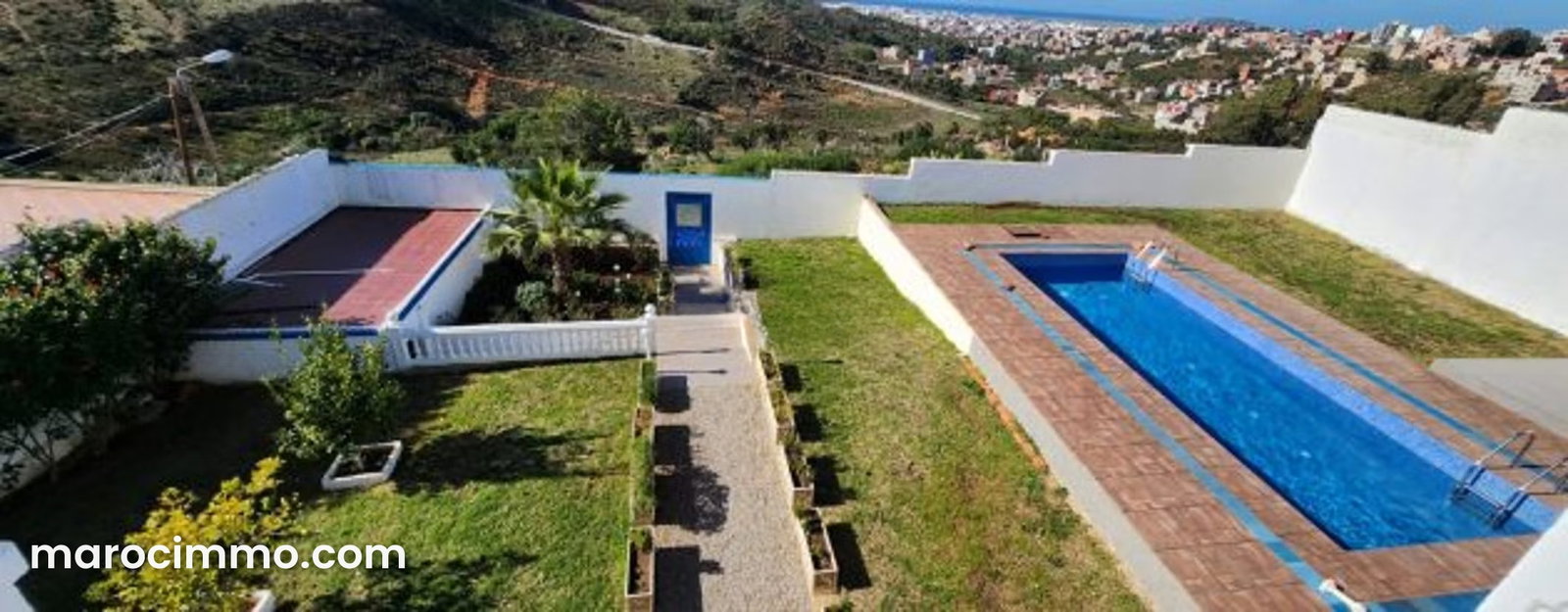 فيلا بإطلالة بحرية مميزة في حي دي لا بلاج طنجة — طنجة