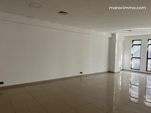 Bureau à abdelmoumen pour location — 5