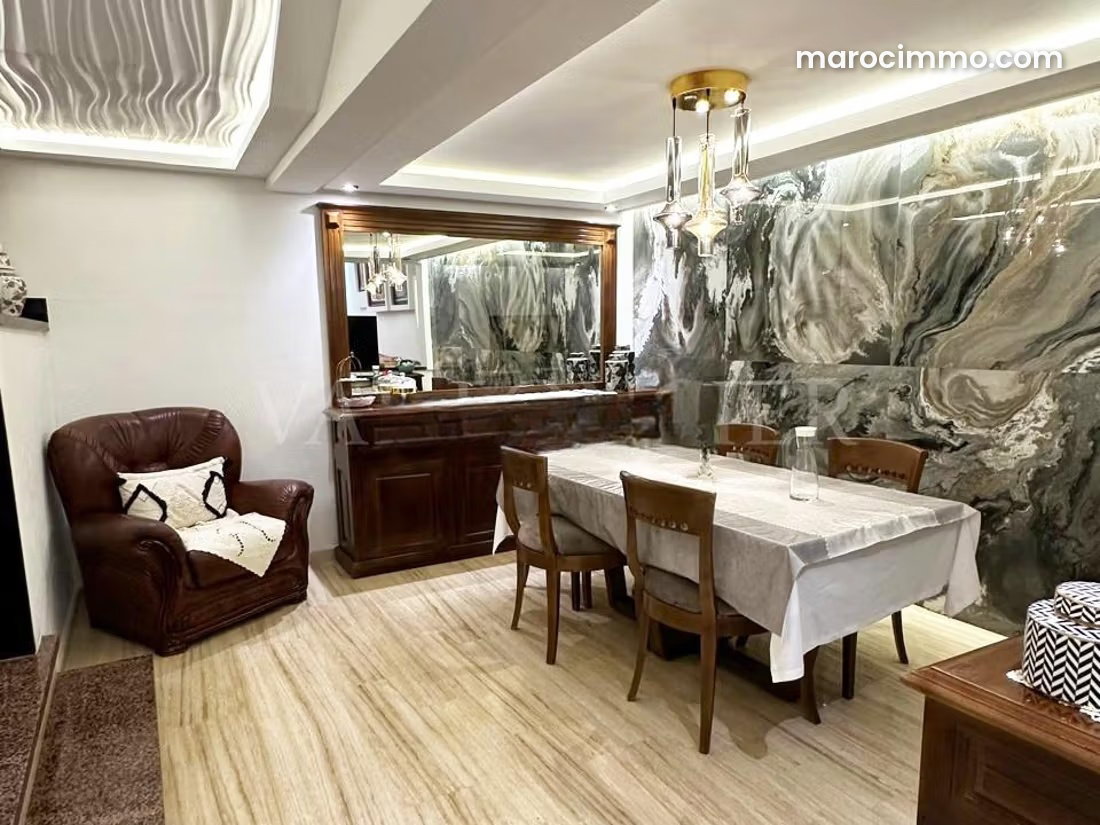 Villa 240 m² à Hay Laymouna, Casablanca, 3 chambres sur 3 niveaux — Casablanca