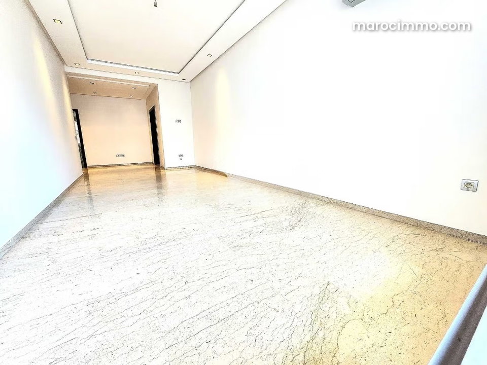 Appartement à Vendre de 129.0 m² à Casablanca, Hopitaux