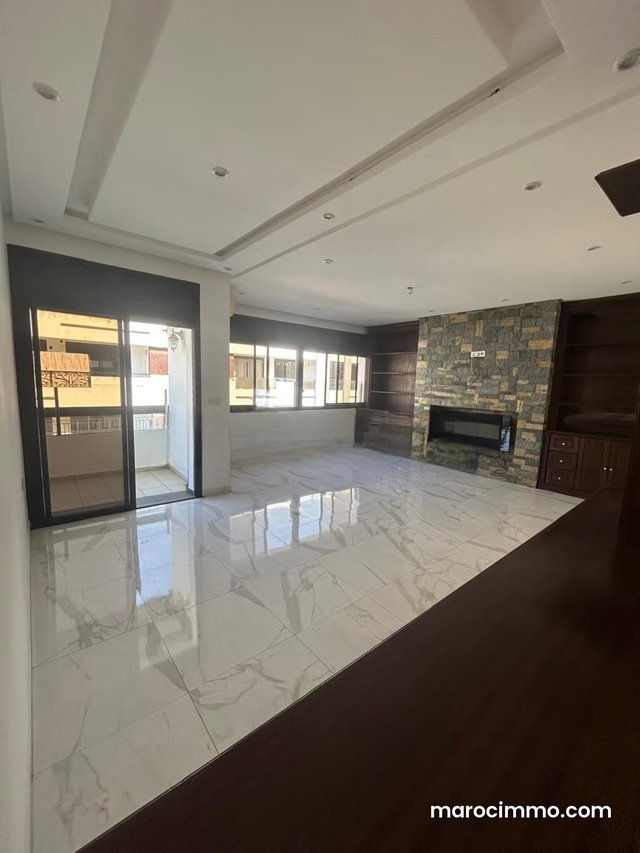 A Magnificent Apartment for Rent 3mn from Lycée Descartes — 4