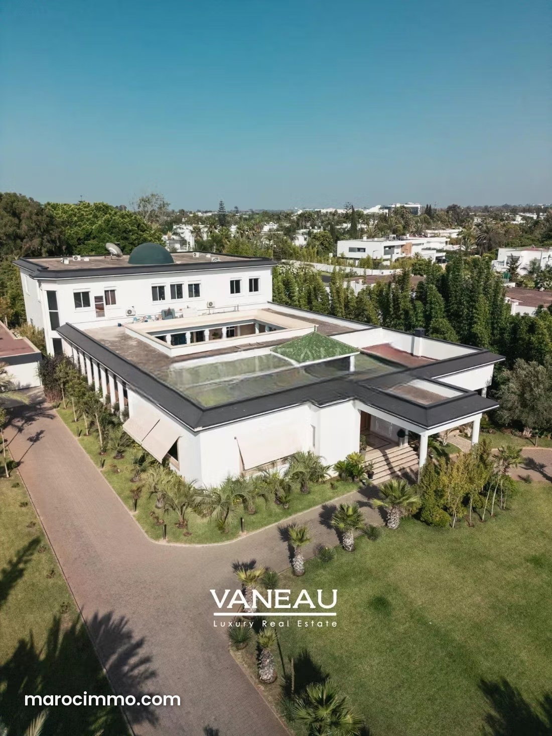 Manor House, 2,200 m², 5 Bedrooms, Souissi, Rabat — Rabat