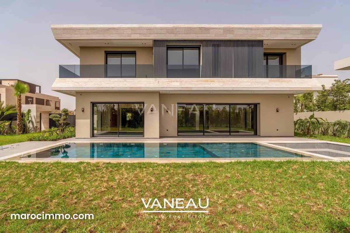 Villa de 500 m² habitable sur terrain arboré