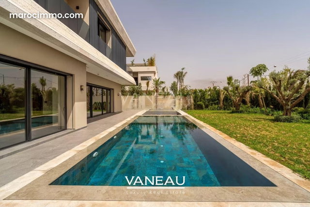 Villa de 500 m² habitable sur terrain arboré — 2