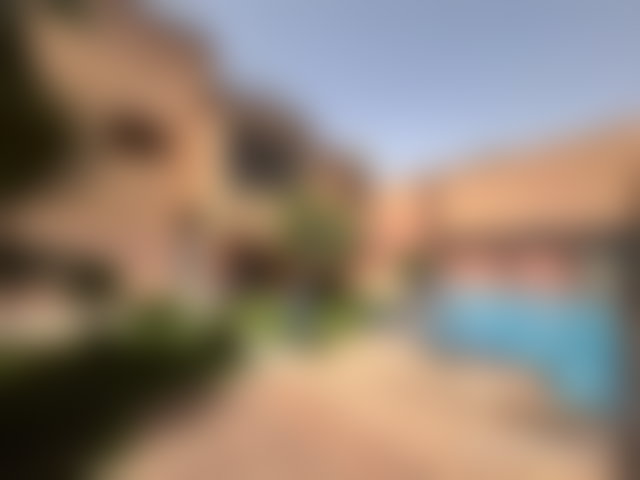 فيلا راقية بمسبح وحديقة للبيع في حي إيفرناج بمراكش — 2