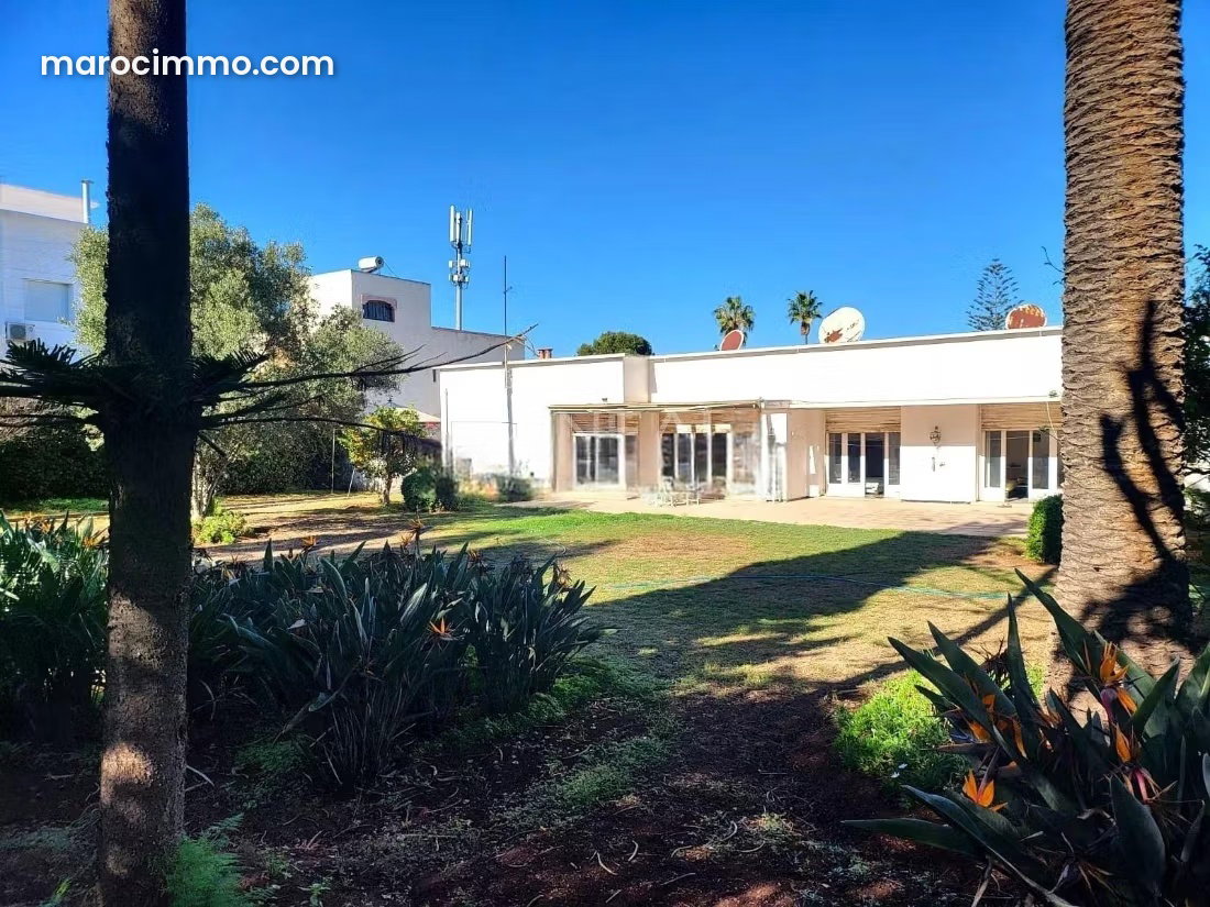 Villa à reconstruire sur 1802 m², quartier Polo, Casablanca — Casablanca