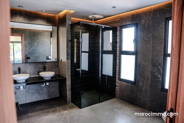 Villa Neuve à Vendre – Bouskoura — 5