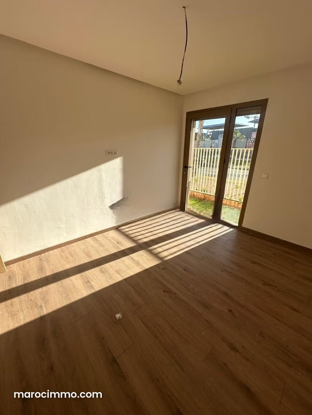 Appartement à l'achat à Hay El Menzah. 5 pièces. Vue imprenable sur la mer, double vitrage — 4