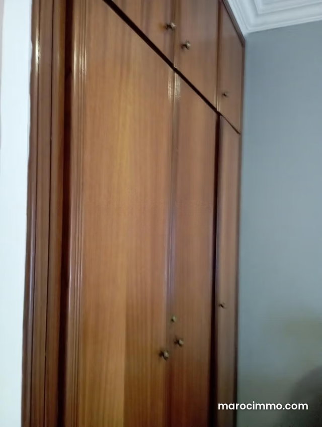 Très bel appartement en location en Hassan Centre Ville. 3 chambres agréables. Avec ascenseur et terrasse — 3