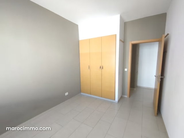 Bel appartement a vendre proche sortie autoroute — 4