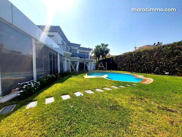 Luxury Villa for Sale in Californie Quarter 2,500 m² — 3