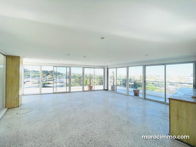 Location bureau vide coline sidi maarouf terrasse 192 m² — 2