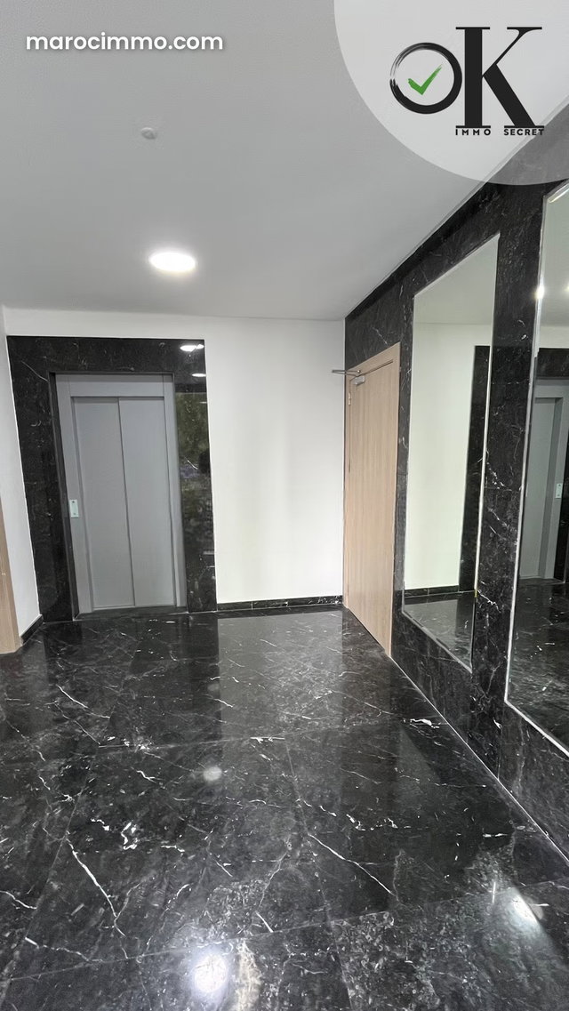 Elégant appartement vide a vendre — 3