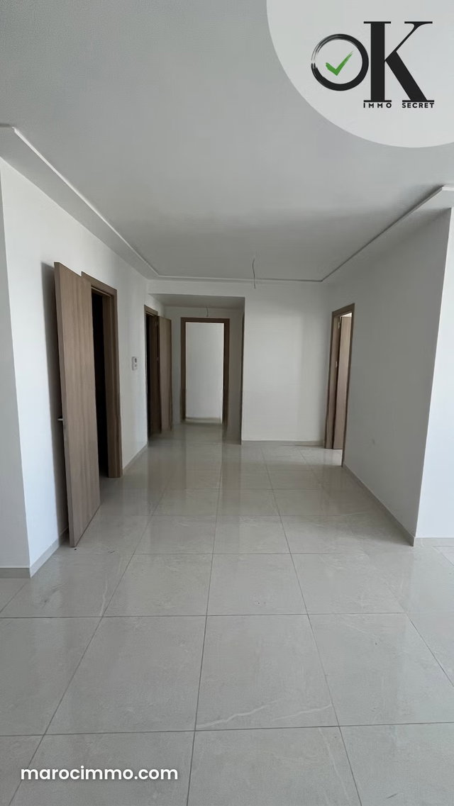 Elégant appartement vide a vendre — 2
