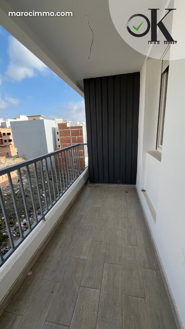 Elégant appartement vide a vendre — 4
