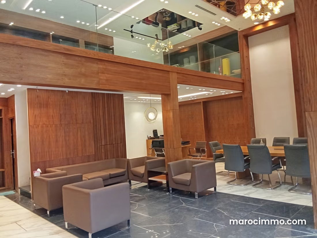 Local commercial 204 m², terrasse, Hay Izdihar, Marrakech — Marrakech