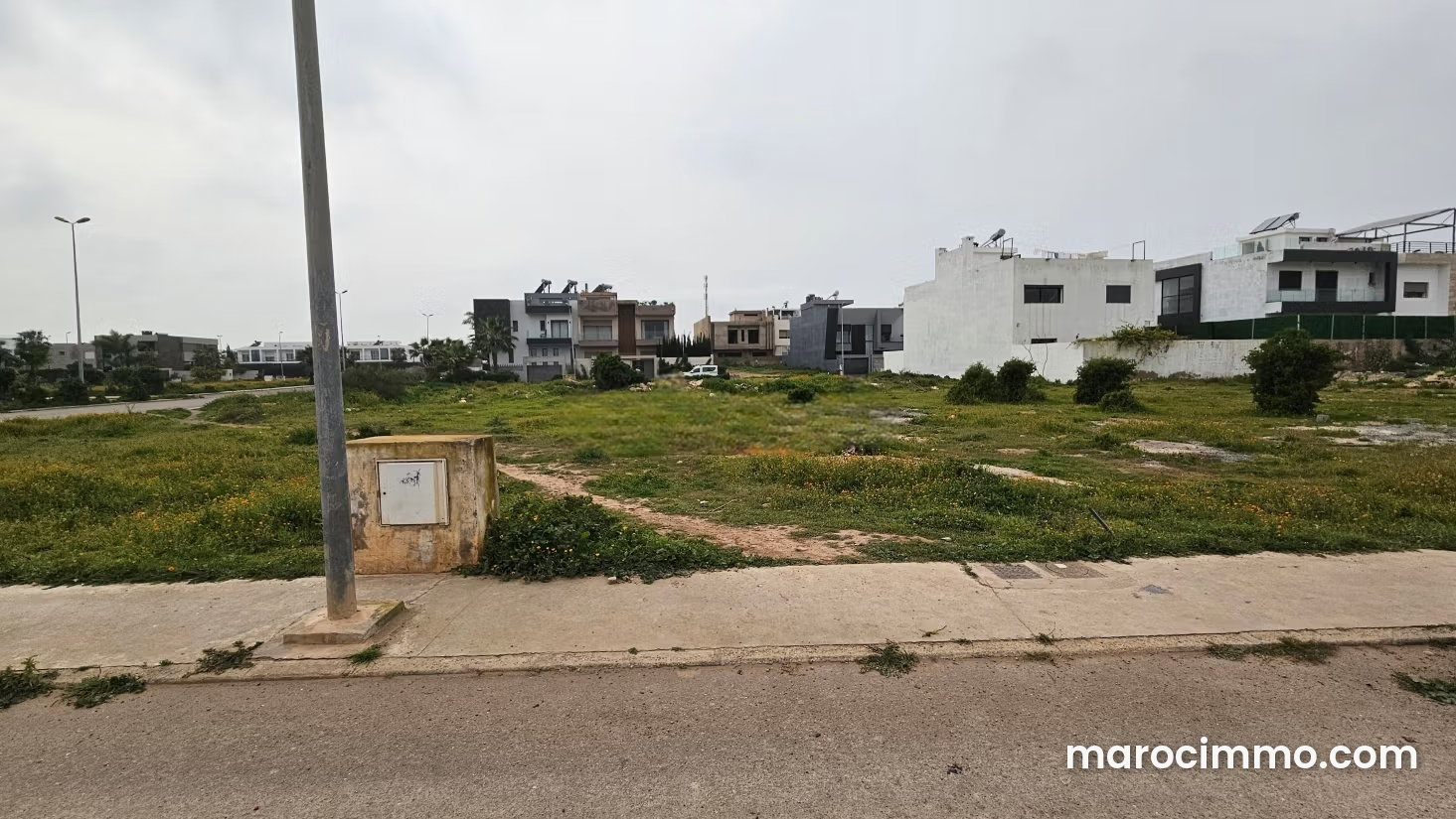 Terrain constructible 411 m², Dar Bouazza, proche Domaine de Darb — Dar Bouazza