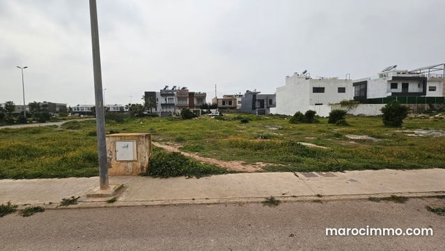 Land for Villa 411 m2 South West Oriented — Dar Bouazza