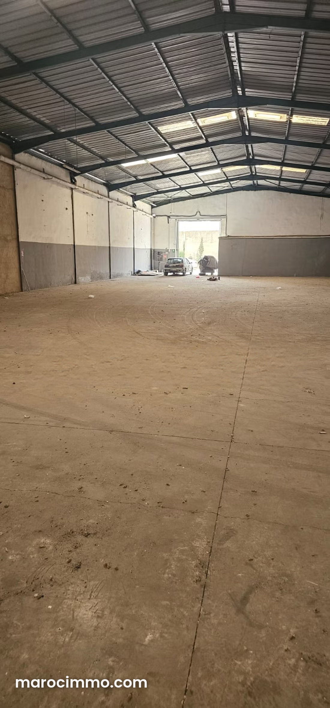 2,000 m² Commercial Premises, Moulay Rachid Industrial Zone — Casablanca