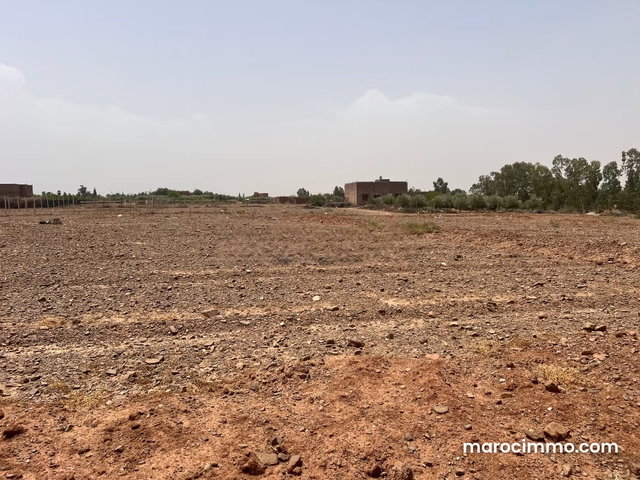 Achat de terrain à Route de l'Ourika. Surface totale 2000 m² — 2