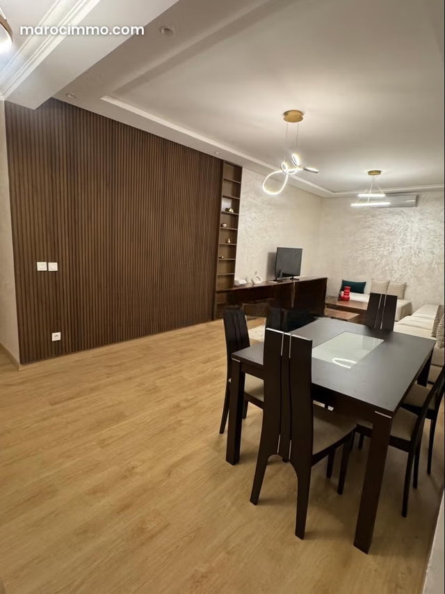 Très bel appartement en location en Centre. Superficie 115 m². Meublé — 3
