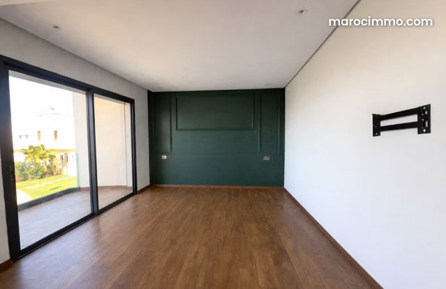 Dar Bouazza Villa for Rent Empty with 4 Bedrooms and Pool in a Residential Complex — 3