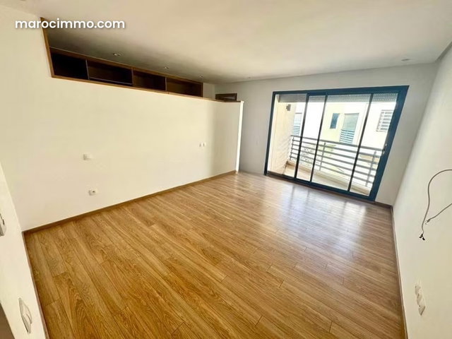 Dar Bouazza Villa à Vendre de 4 Chambres avec une piscine résidence sécurisée — 4