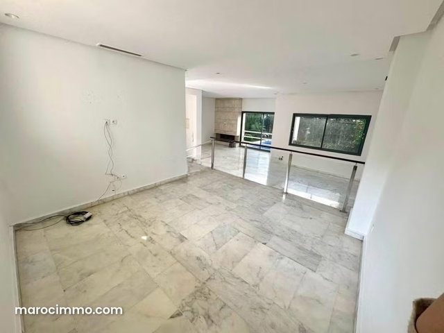Dar Bouazza Villa à Vendre de 4 Chambres avec une piscine résidence sécurisée — 3