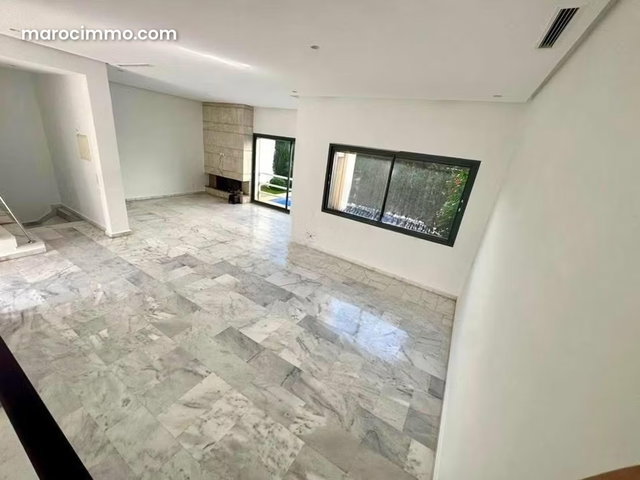 Dar Bouazza Villa à Vendre de 4 Chambres avec une piscine résidence sécurisée — 2