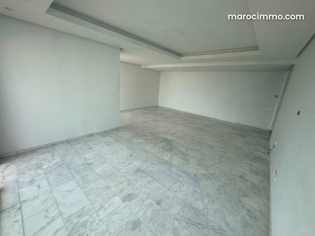 A Dar Bouaaza À louer – Appartement vide de 3 chambres de standing au 2ᵉ étage — 3