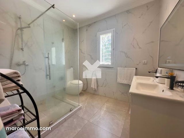 Villa à Louer de 1998.0 m² à Bouskoura, Bouskoura — 3
