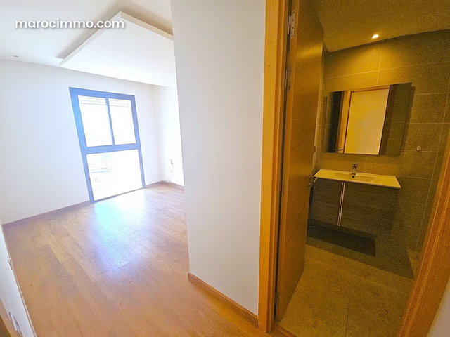 Très Bel Appartement 3 Chambres Prestigia Hay Riad — 4