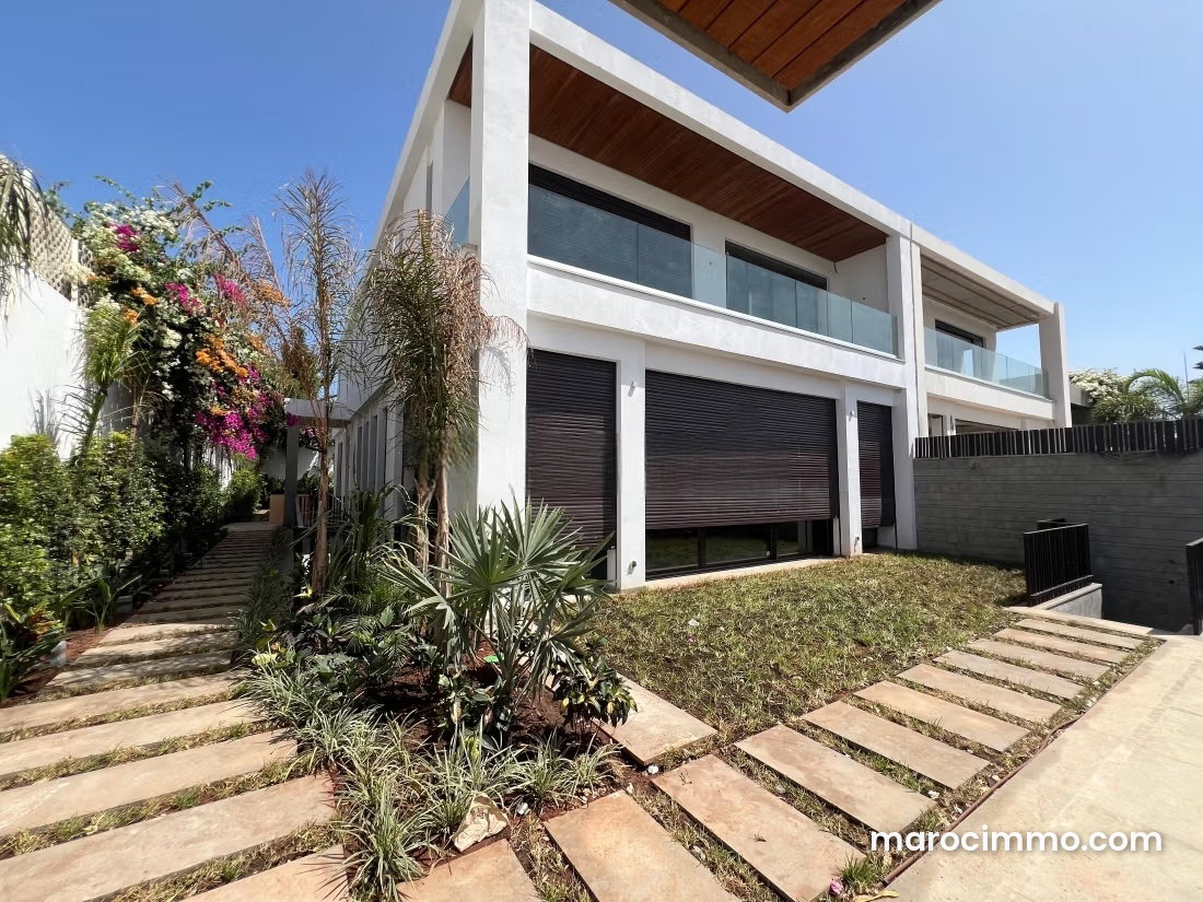 650 m² Villa with Swimming Pool and Sea Views, Aïn Diab, Casablanca — Casablanca