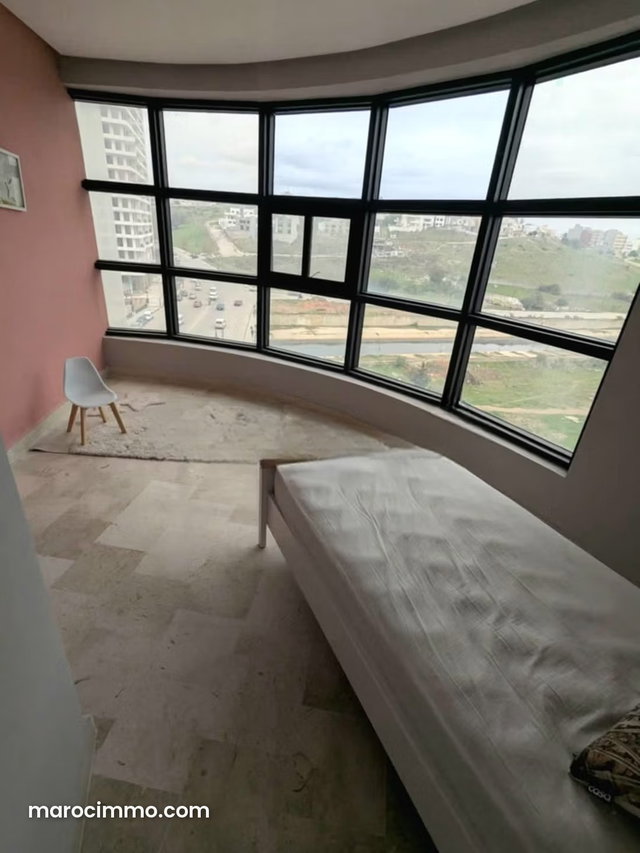 Apartment 99m 3 bedrooms next to TGV train station — 3