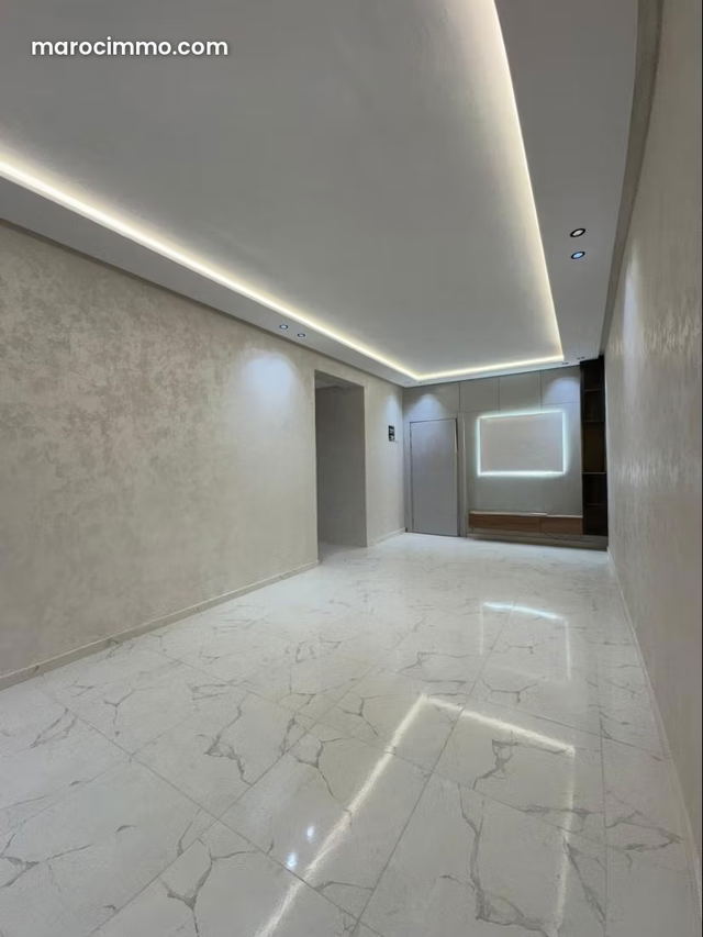 Appartement à vendre ascenseur et sous sol — Meknès
