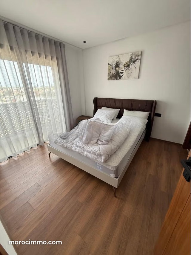 Très beau studio meublé sans vis à vis — 3